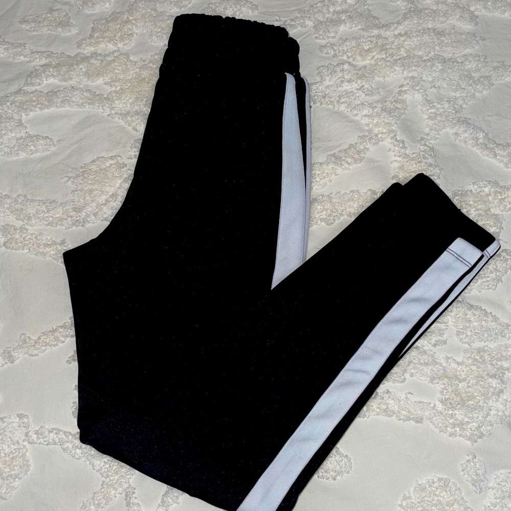 Joggers (Adidas style)